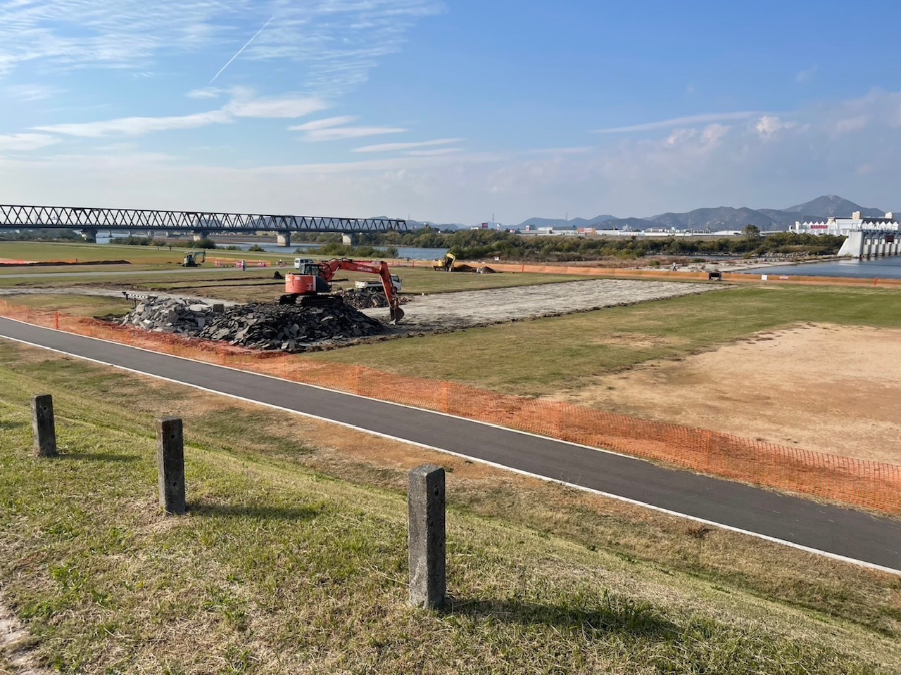 河川敷工事の写真2