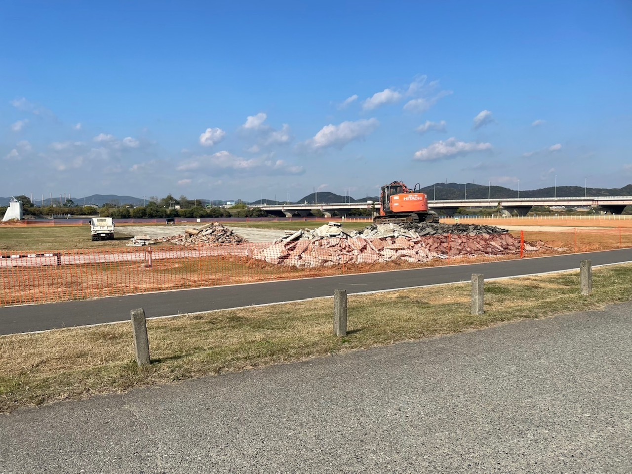 河川敷工事の写真3