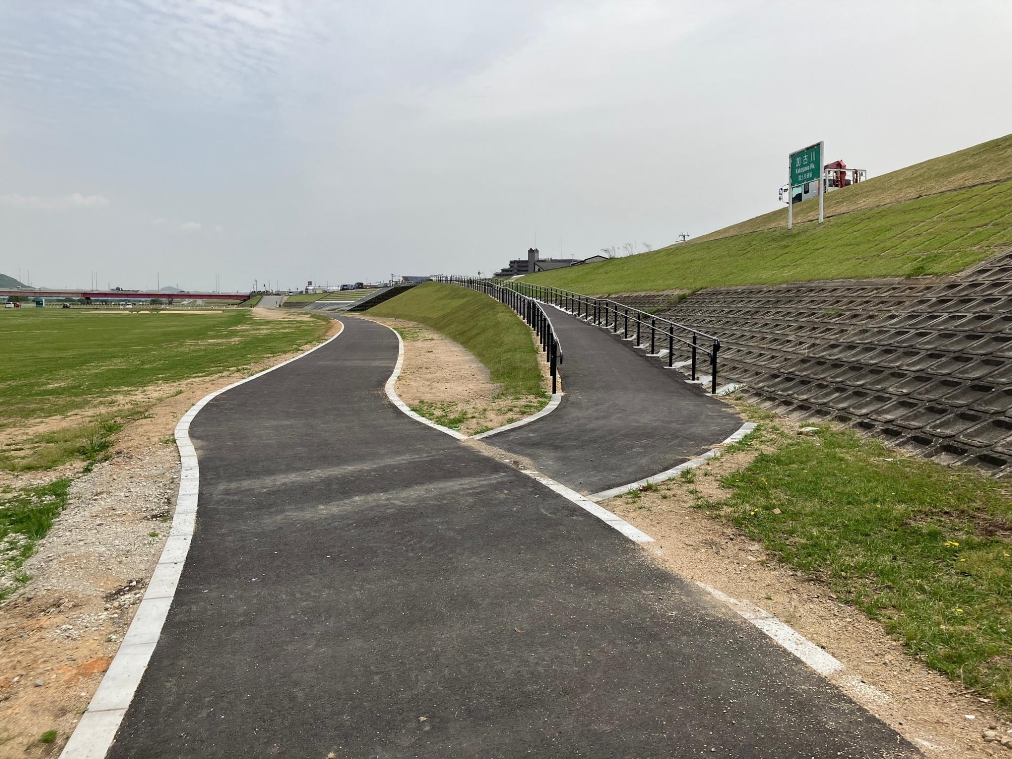 河川敷工事の写真7