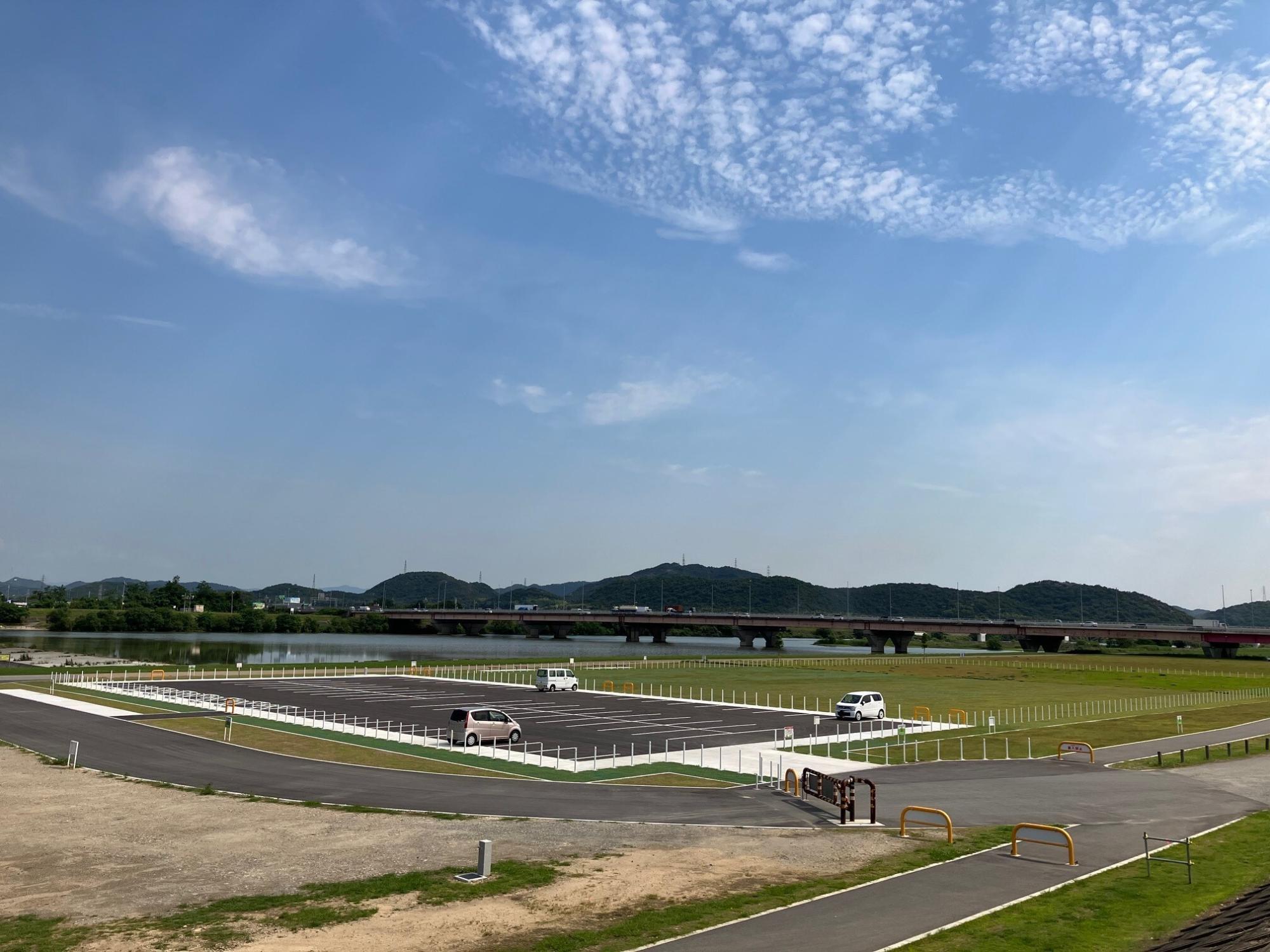 河川敷整備の様子1