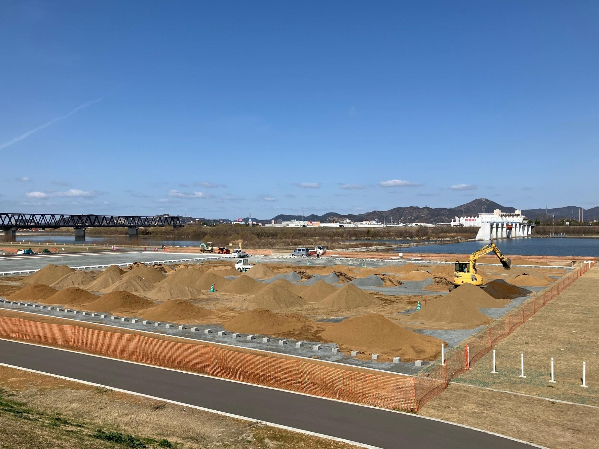 河川敷整備の様子3