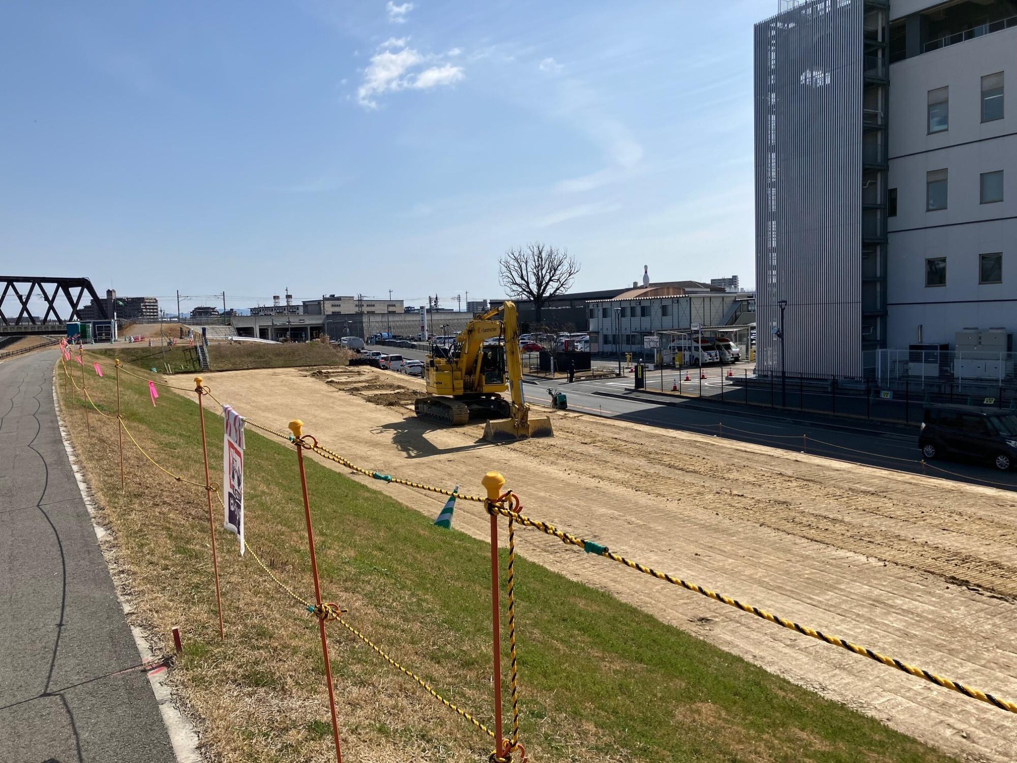 河川敷整備の様子8