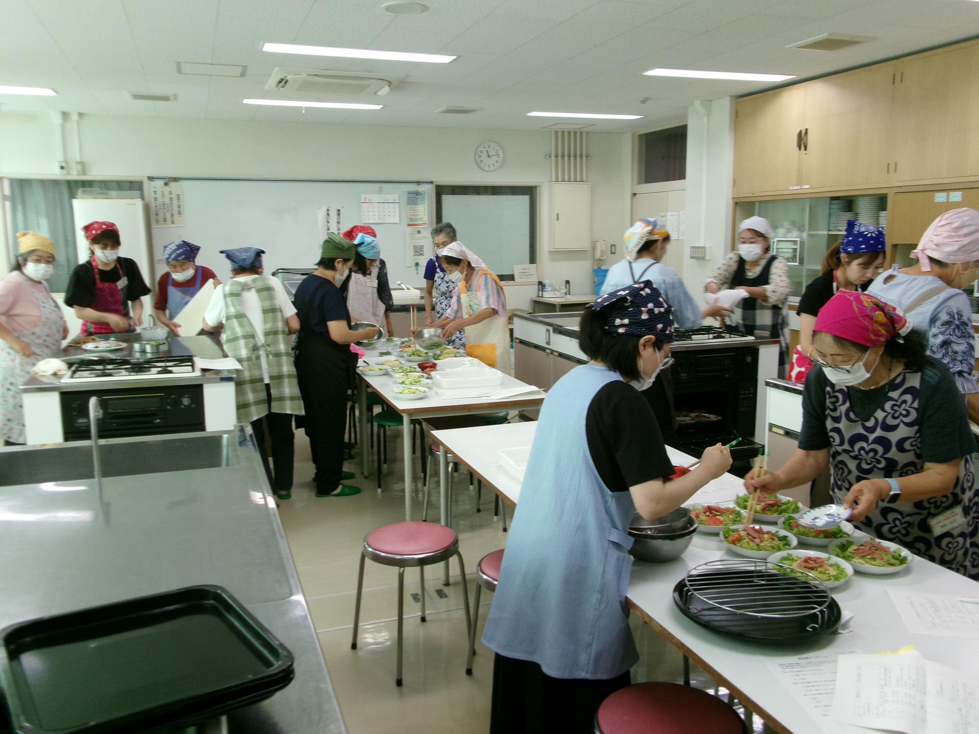 炊飯器で作る健康料理調理風景