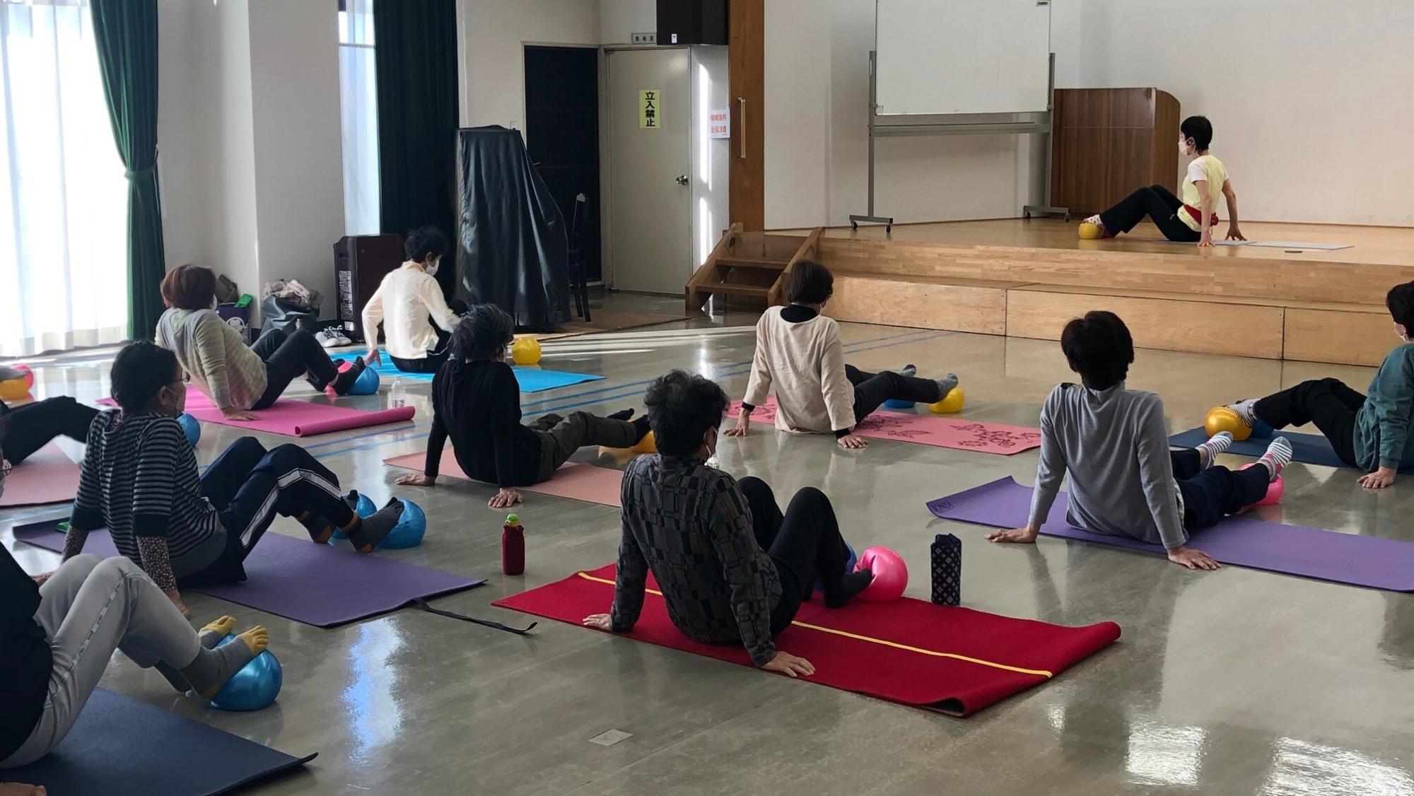 ボールを使って