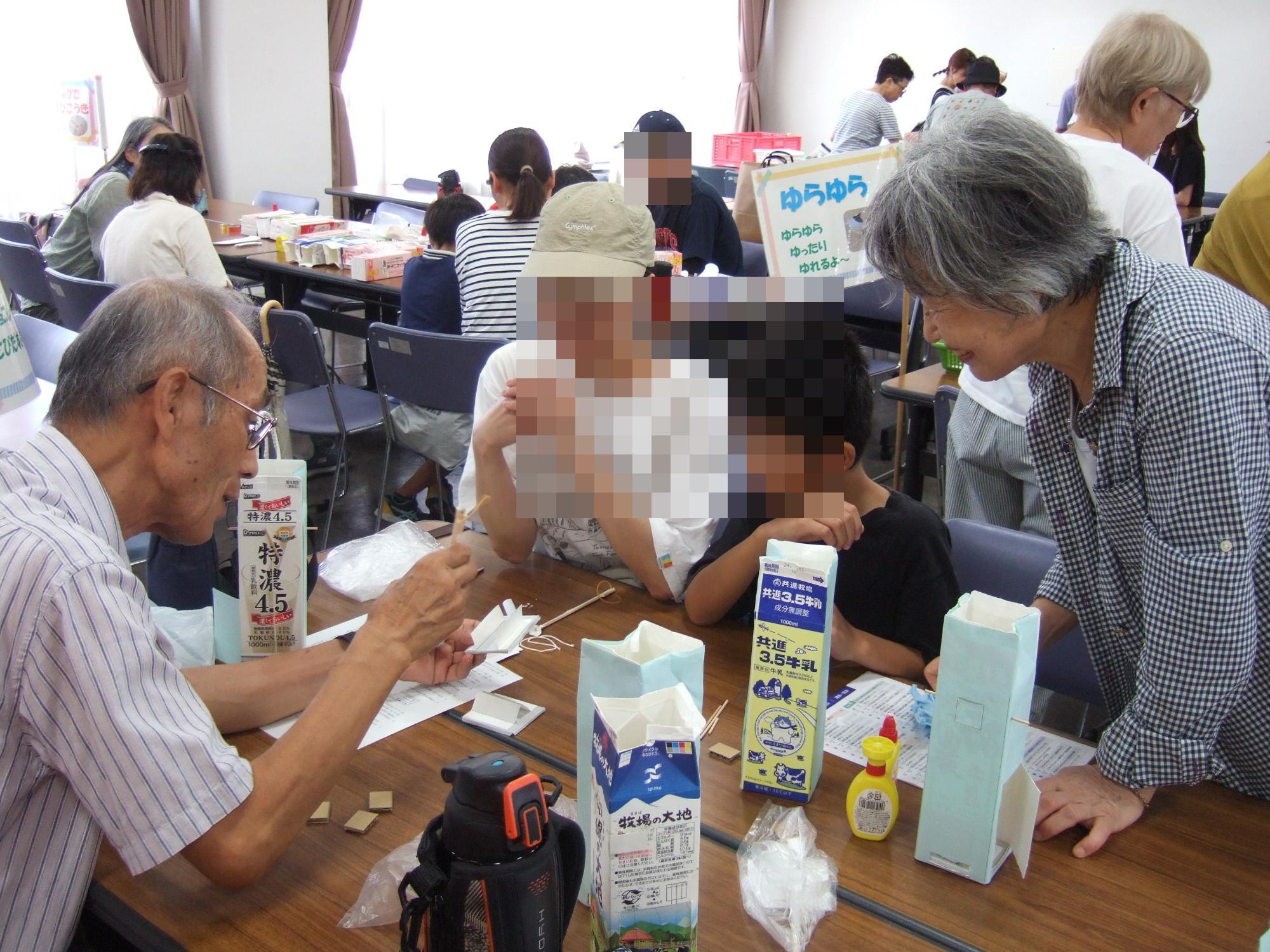 野口公民館　夏休み工作教室の様子