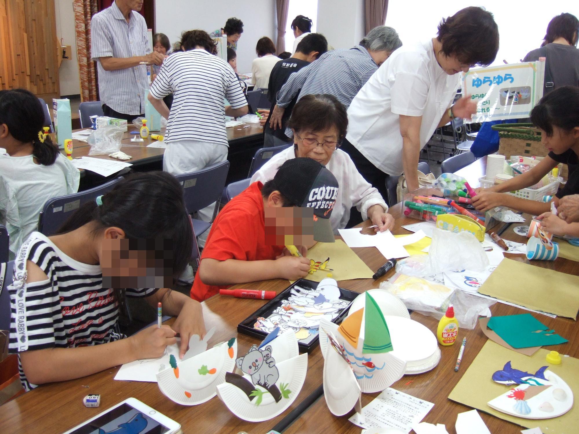 野口公民館　夏休み工作教室の様子
