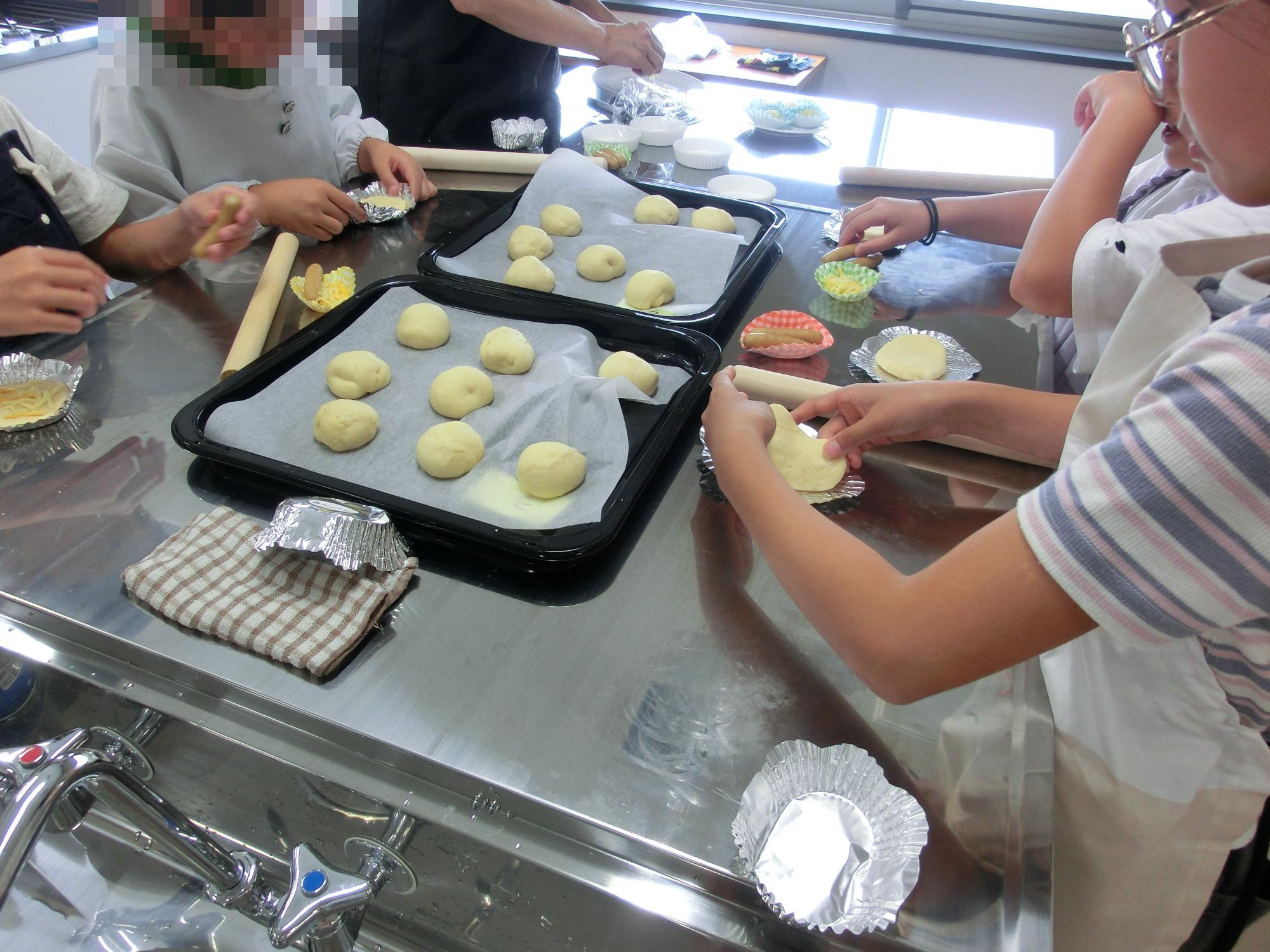 野口公民館夏休みのランチは焼きたてパンでの様子