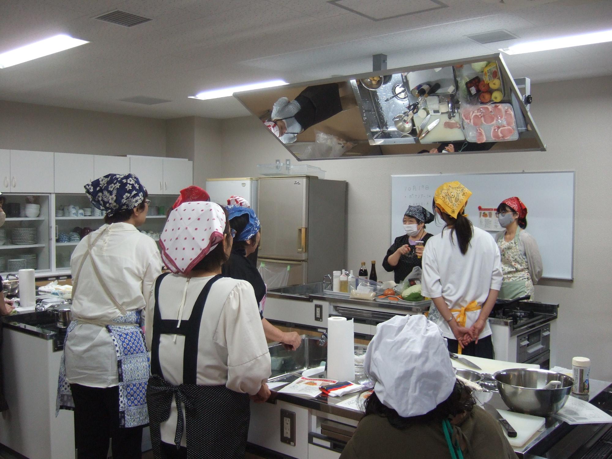 野口公民館　旬を味わう料理教室の様子
