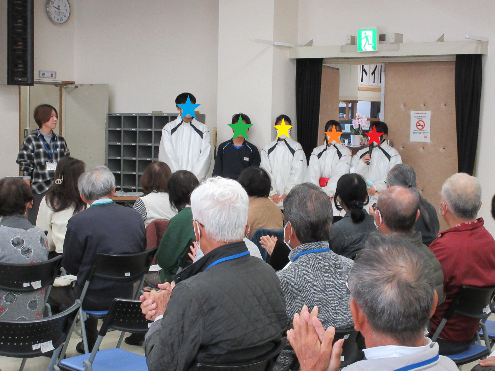 トライやるで来ていた中学生も高齢者大学に参加しました。